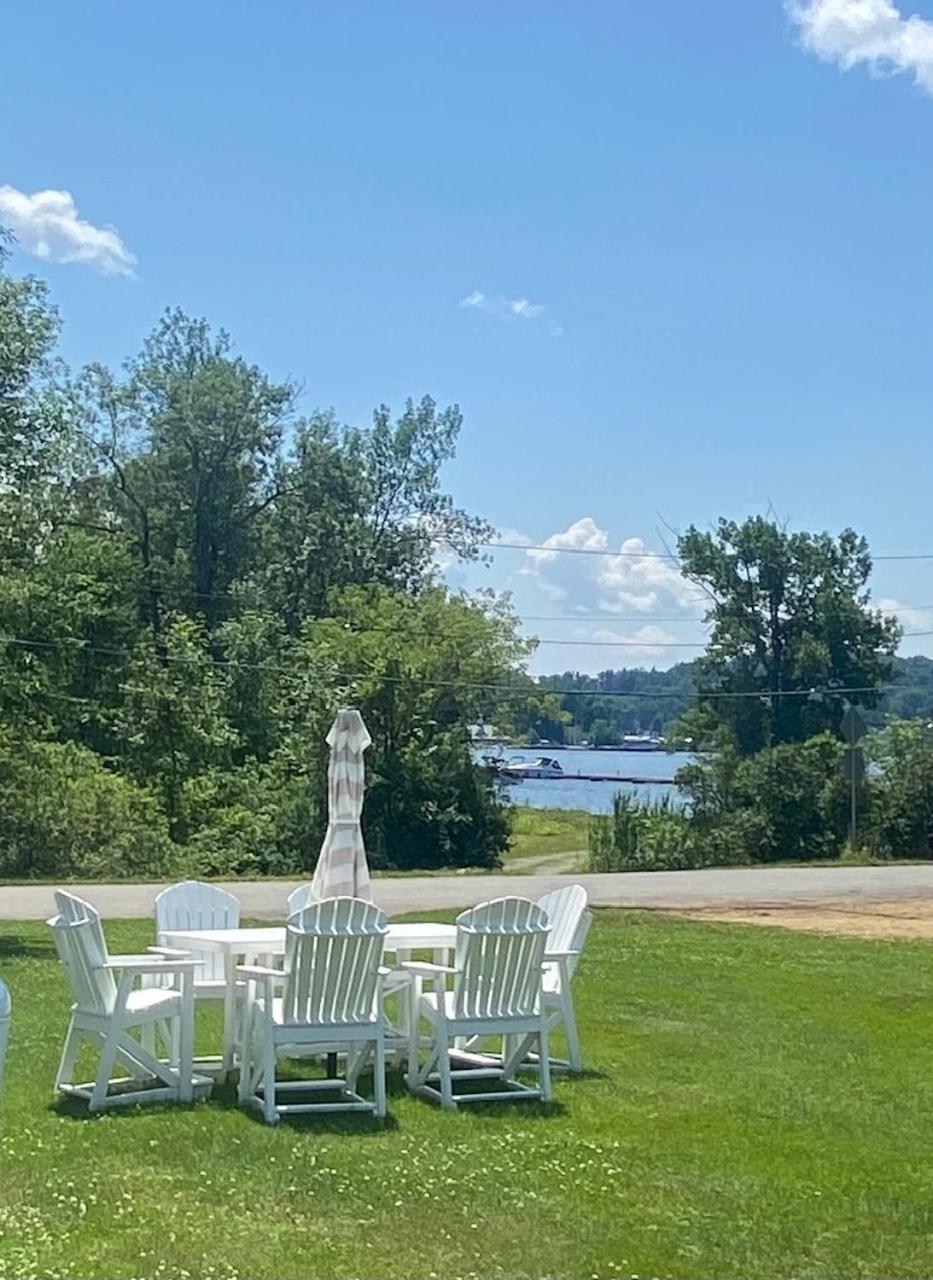 Beach House - On Lake Time Newport Esterno foto