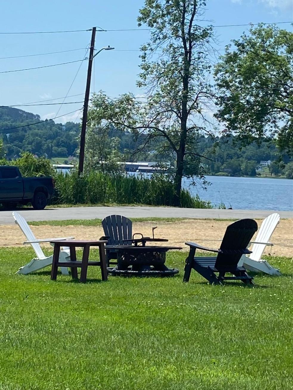 Beach House - On Lake Time Newport Esterno foto