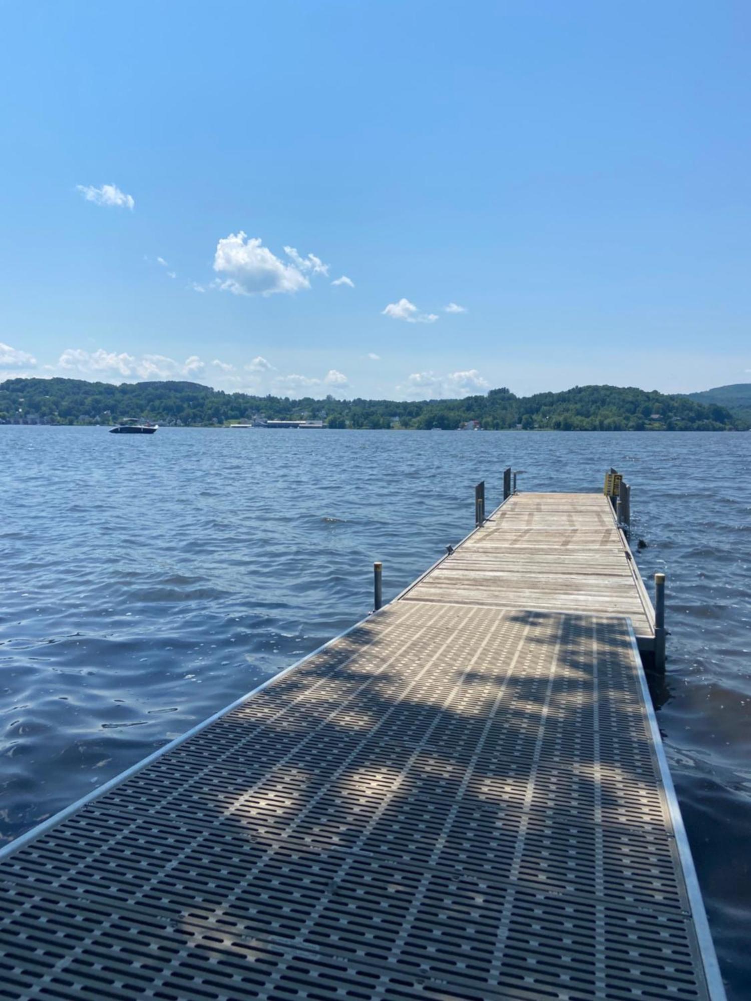 Beach House - On Lake Time Newport Esterno foto
